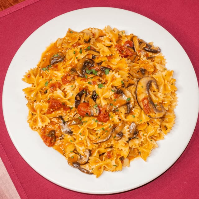 Pasta Al Tre Funghi.